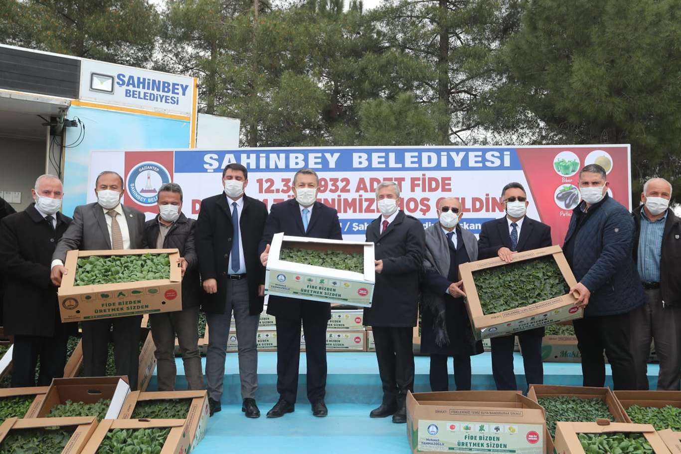 Gaziantep’te çiftçilere ücretsiz fide dağıtıldı Gaziantep’te çiftçilere ücretsiz fide dağıtıldı